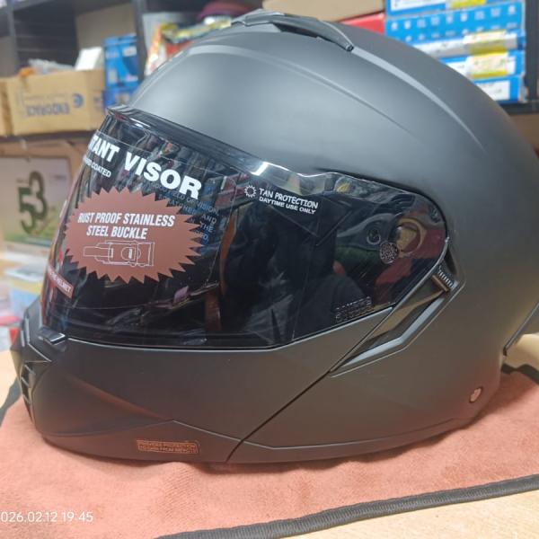 STUDDS TROOPER DV Matt Black Flip-Up Modular Helmet (ISI & DOT Certified)